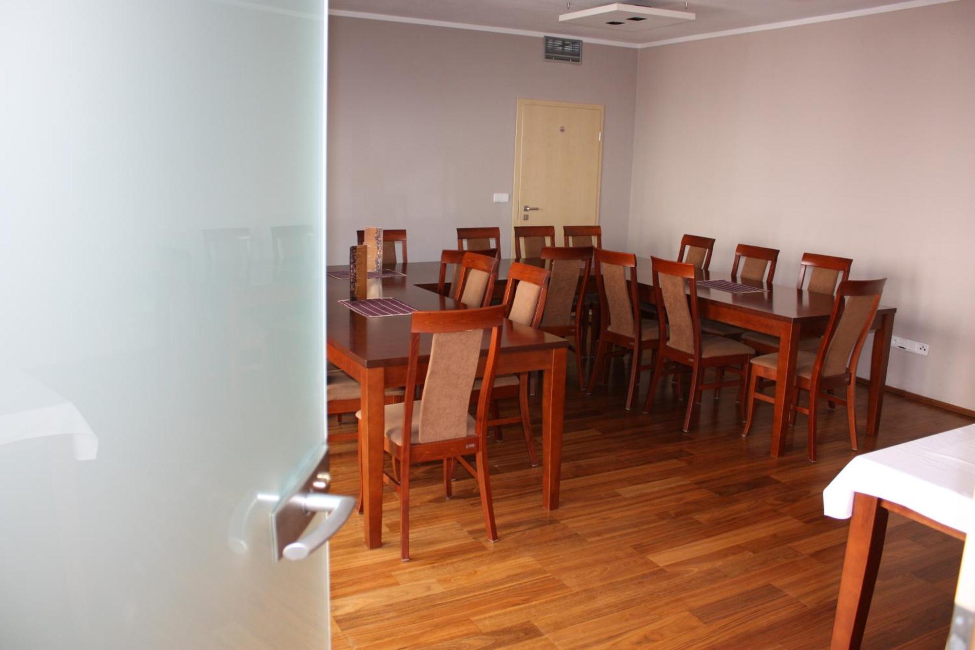 Penzion A Caferestaurant U Lavky Chrudim Εξωτερικό φωτογραφία